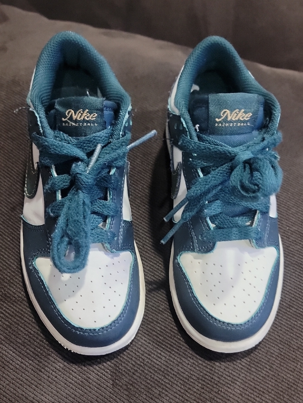 Nike Kids Teal and White Low-Top Sneakers